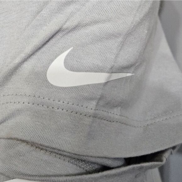 Womens 49ers t-shirt. Official NFL, NWOT, Size S - Picture 6 of 7